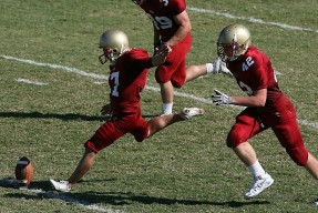 开云官网APP下载-中国足球文化推广活动走进高校，中国校园足球文化