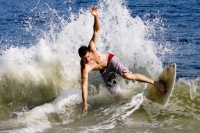 Kaiyun(中国)开云-山地穿越沙丘挑战，荒漠中的速度与耐力较量，山地穿越需要的装备有 a地图 b绳索 c高腰鞋 d低腰鞋