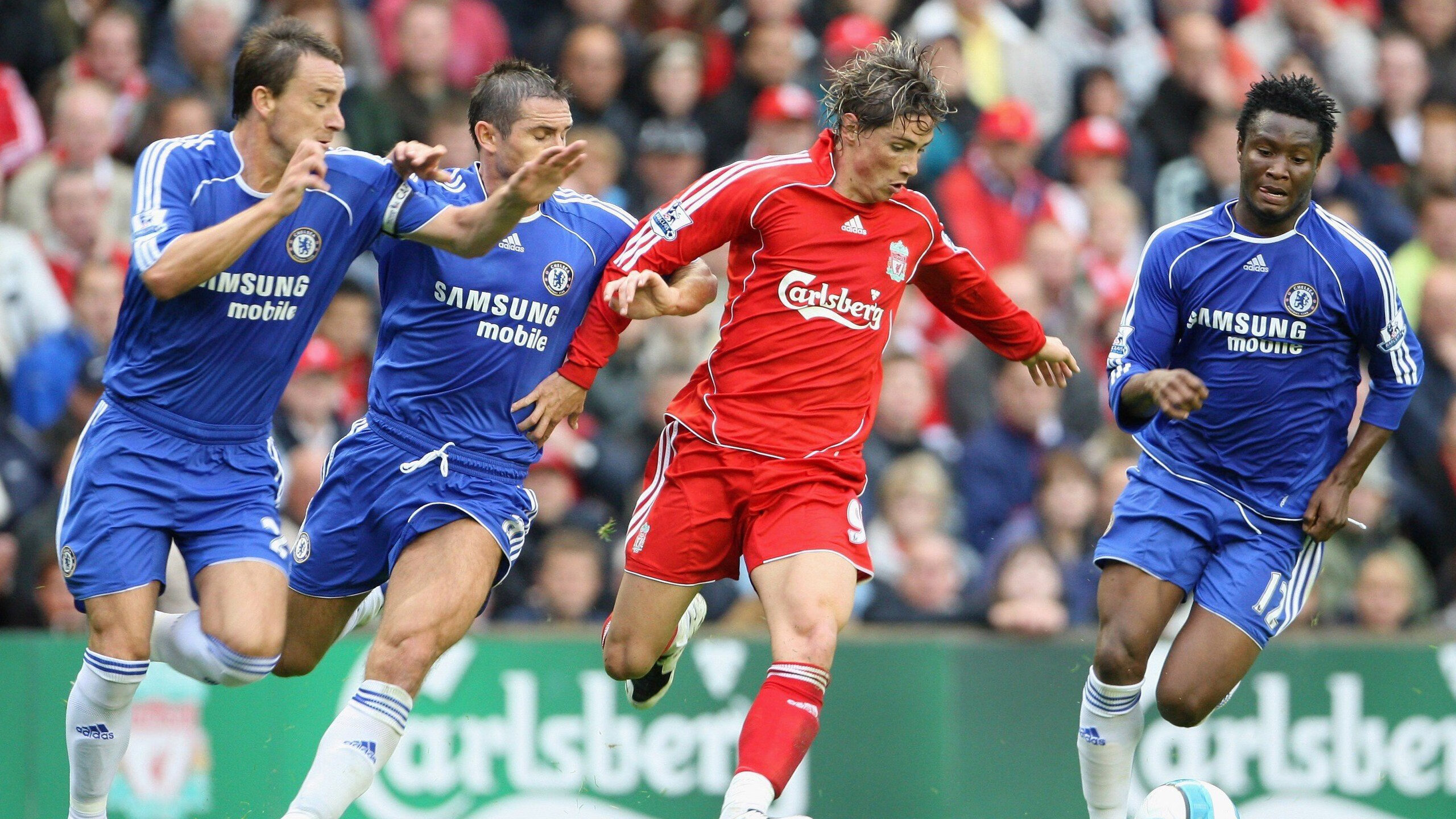 “罕见奇观:场上场下令人难以置信的趣味”,场上什么意思